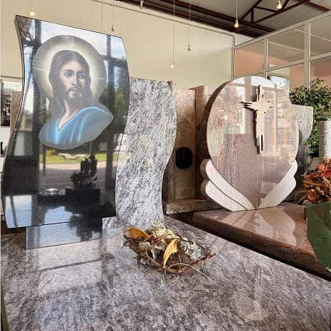 Arredi e decorazioni in marmo e pietra